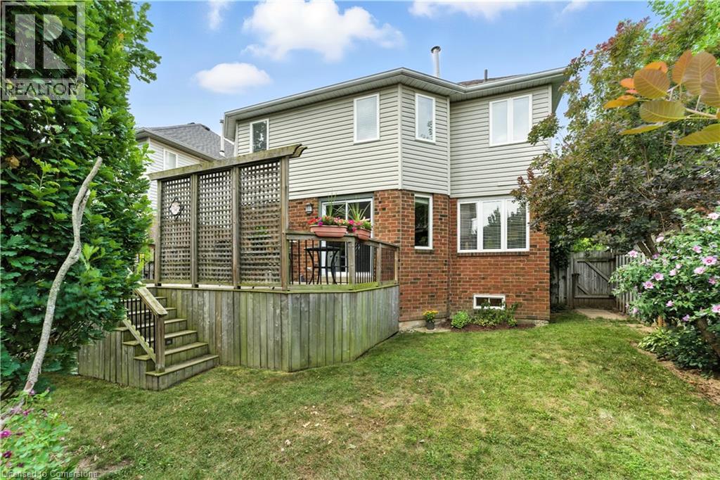 Photo 16 of 51 Strathroy Crescent, Waterdown ON