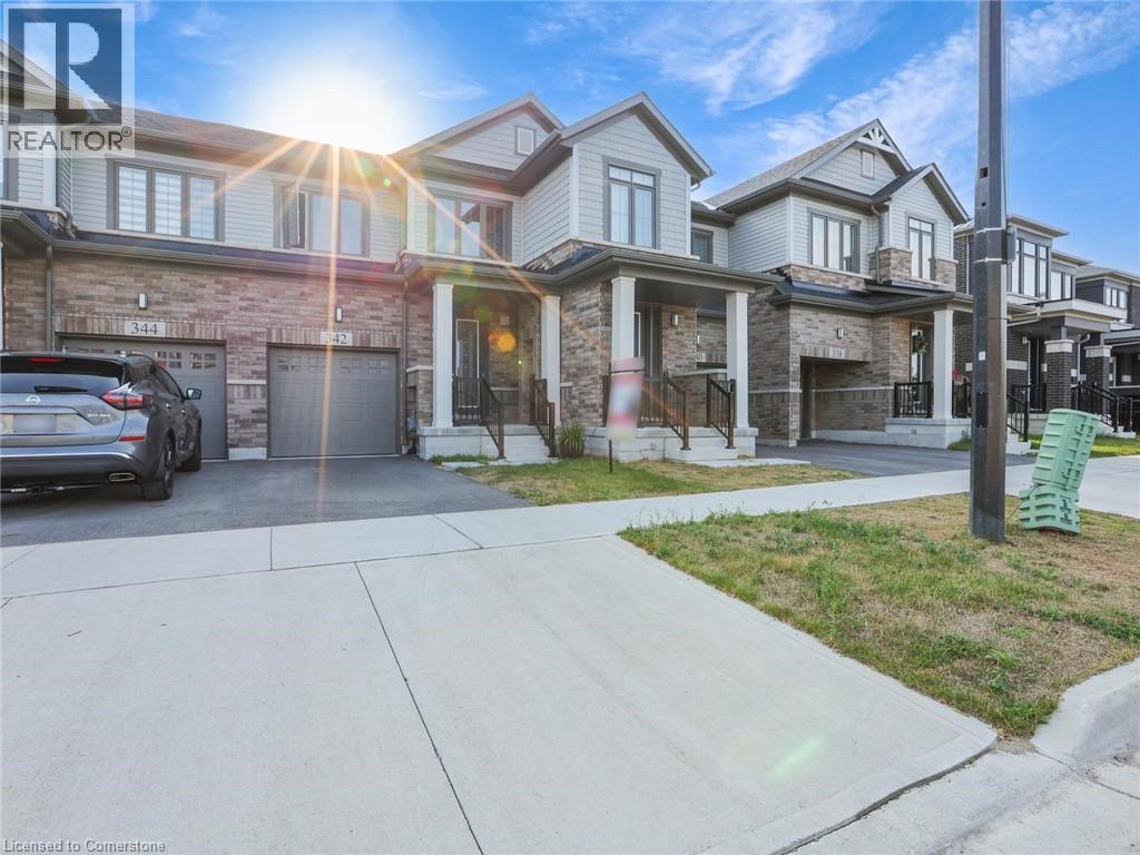 Photo 2 of 342 Bismark Drive, Cambridge ON