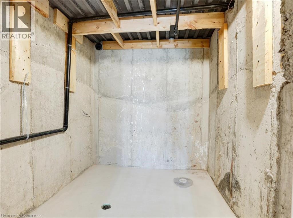 Photo 23 of 342 Bismark Drive, Cambridge ON