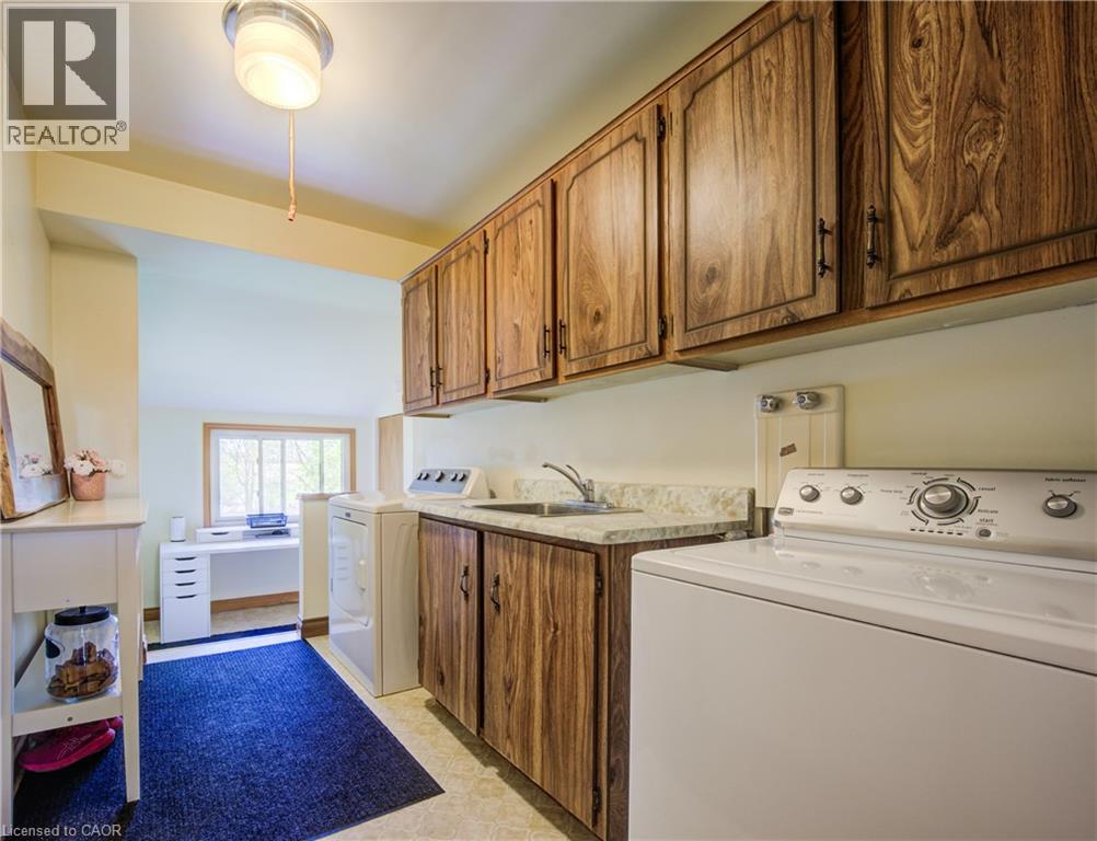 345 GOVERNORS Road E - 21