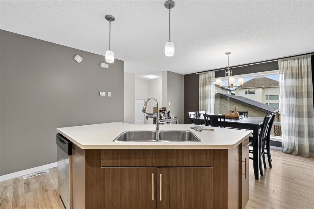 Photo 11 of 89 Edward Turner Drive, Winnipeg MB