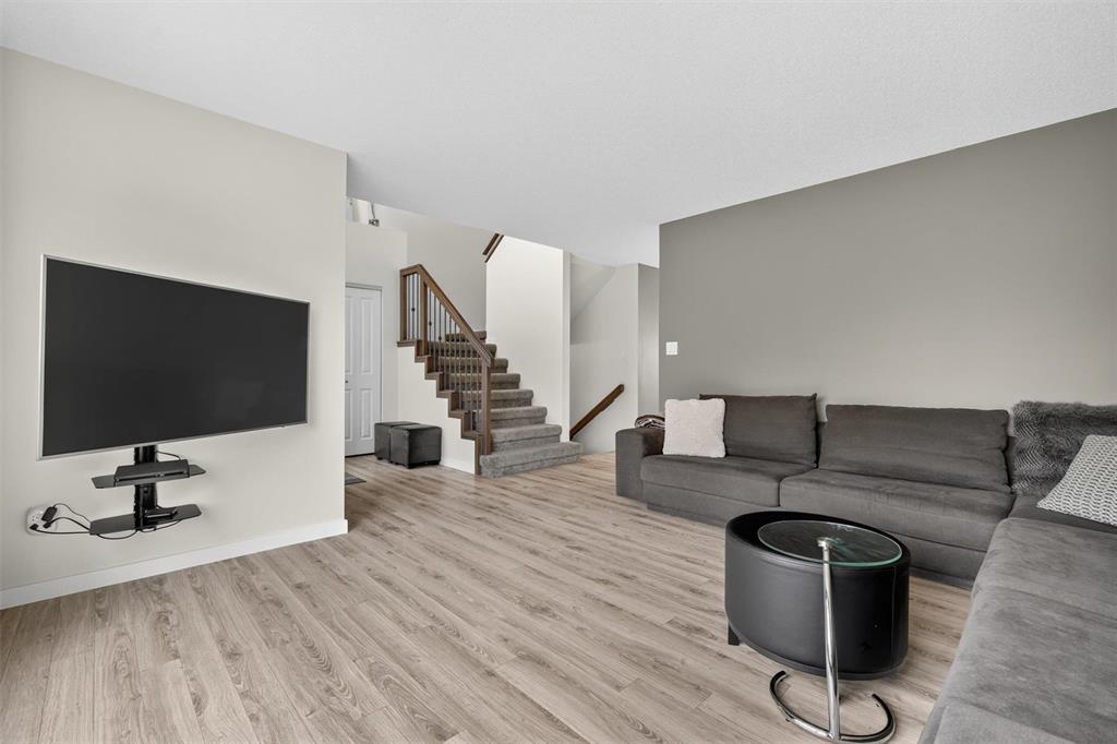 Photo 6 of 89 Edward Turner Drive, Winnipeg MB
