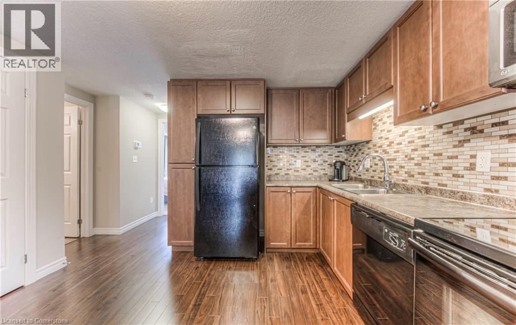 Photo 18 of 240 Rachel Crescent Unit F, Kitchener ON