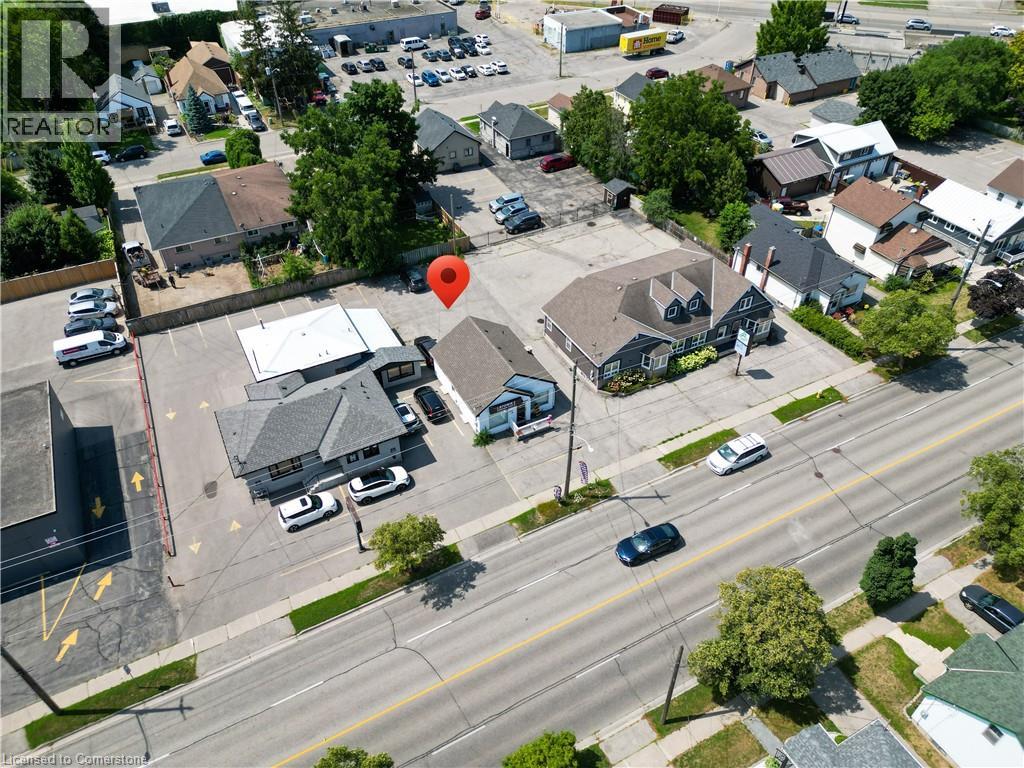 Photo 4 of 36 Charing Cross Street, Brantford ON