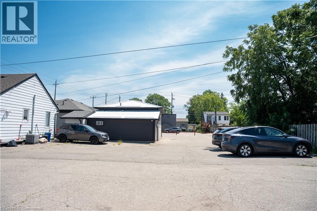 Photo 10 of 36 Charing Cross Street, Brantford ON