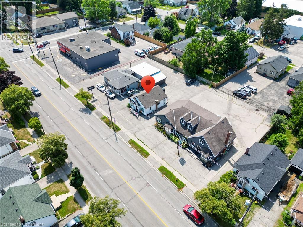 Photo 3 of 36 Charing Cross Street, Brantford ON