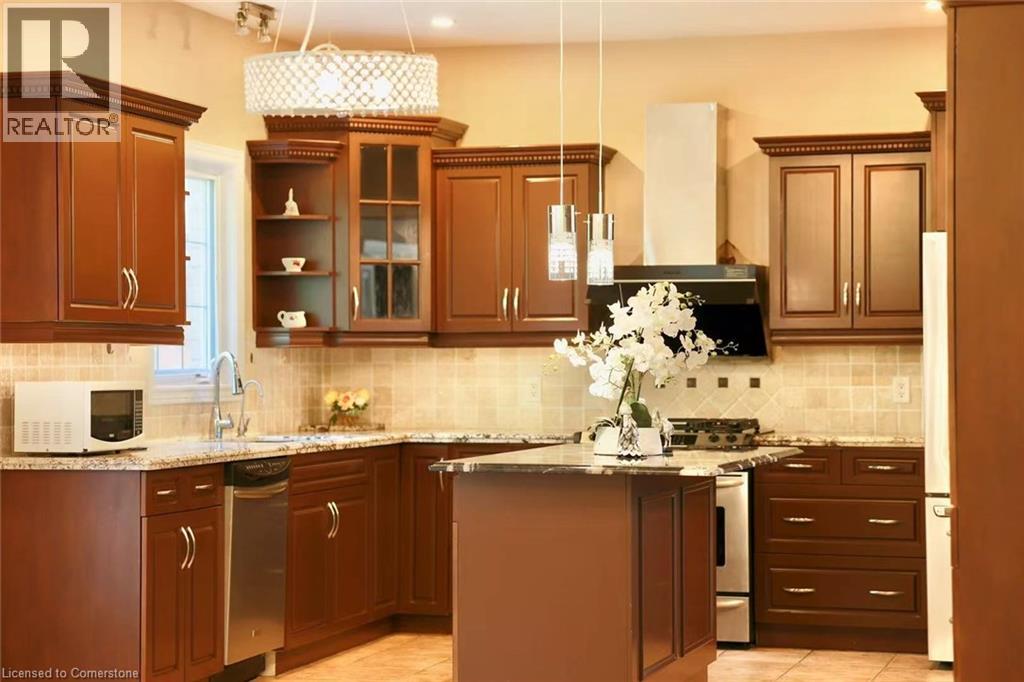 Photo 21 of 872 Creekside Drive, Waterloo ON