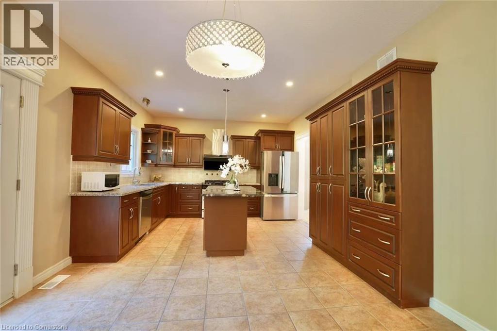 Photo 2 of 872 Creekside Drive, Waterloo ON