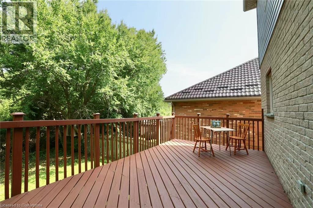 Photo 32 of 872 Creekside Drive, Waterloo ON