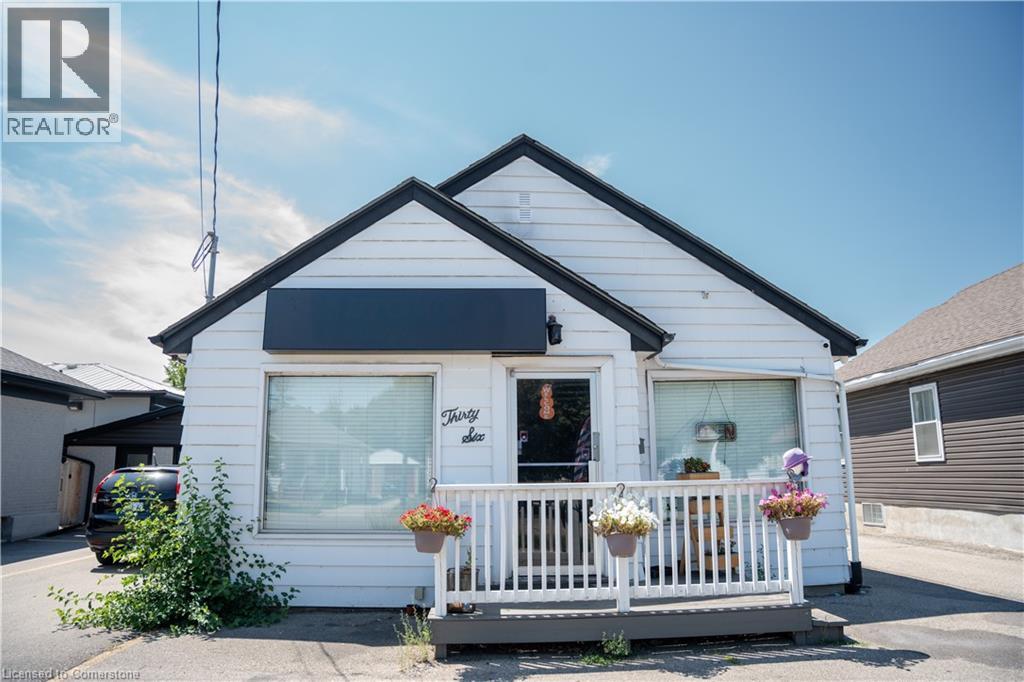 Photo 16 of 36 Charing Cross Street, Brantford ON