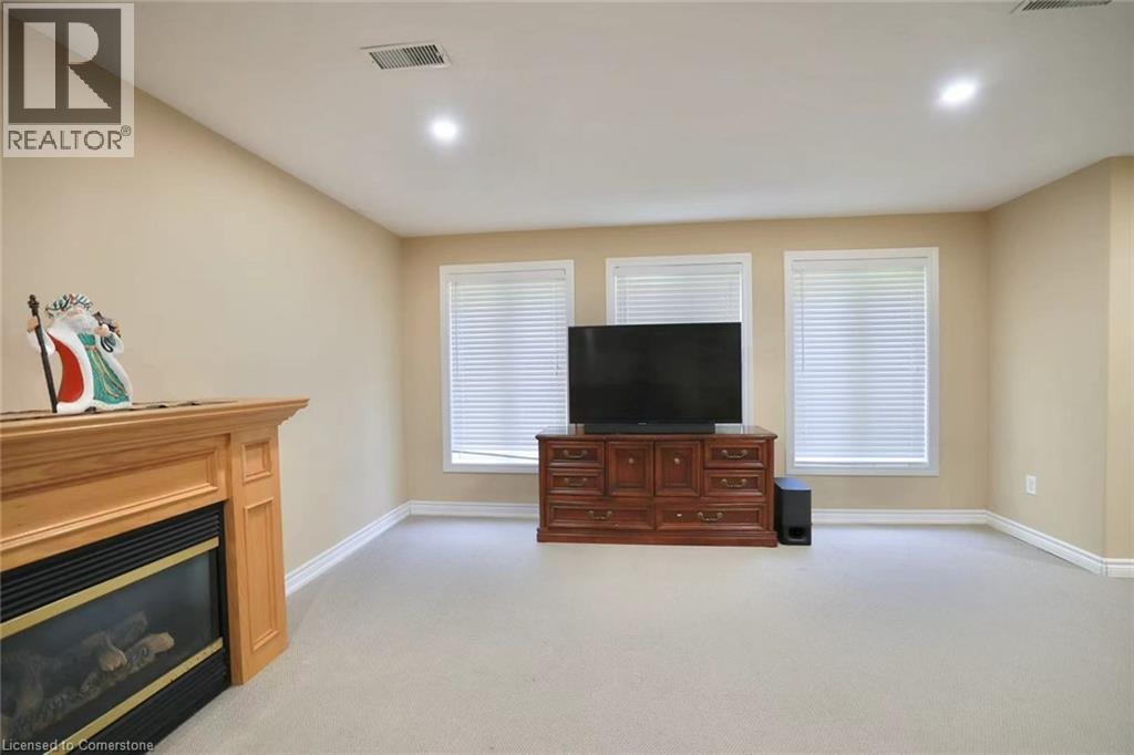 Photo 35 of 872 Creekside Drive, Waterloo ON