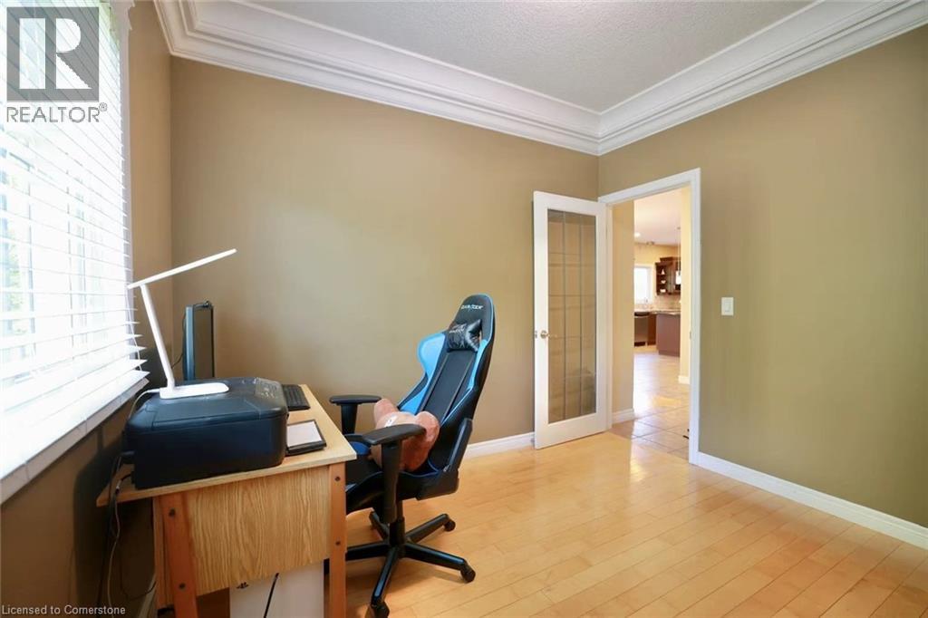 Photo 33 of 872 Creekside Drive, Waterloo ON