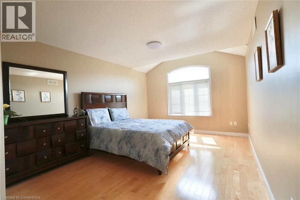 Photo 36 of 872 Creekside Drive, Waterloo ON