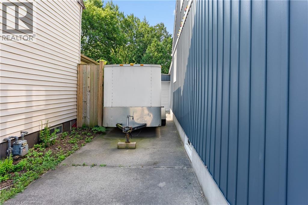 Photo 5 of 5196 Valley Way, Niagara Falls ON