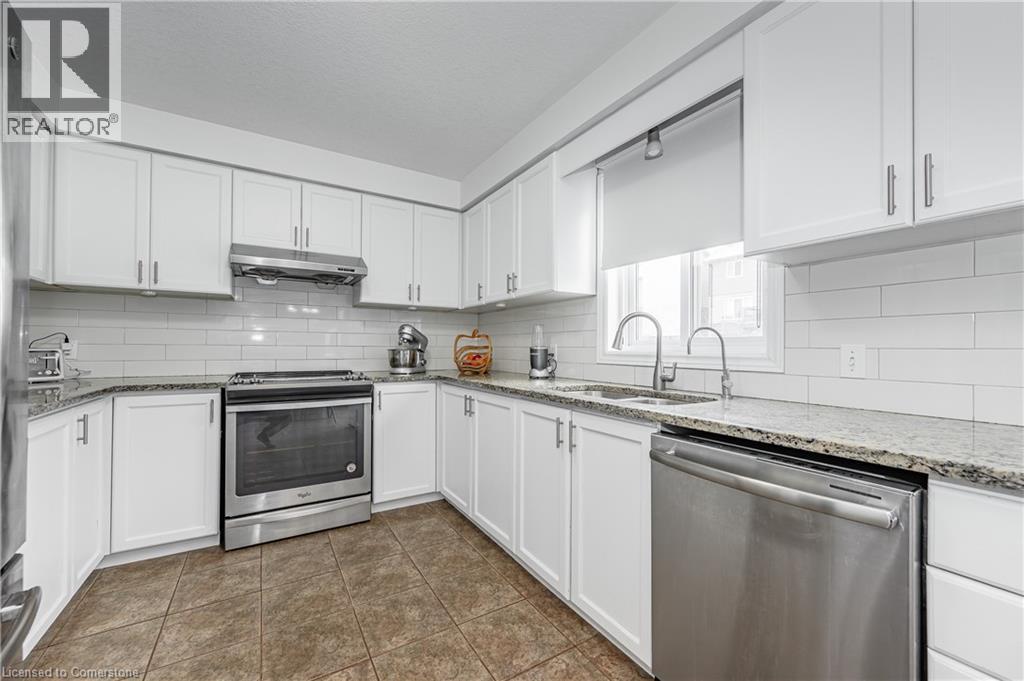 Photo 11 of 854 Springbank Avenue N, Woodstock ON
