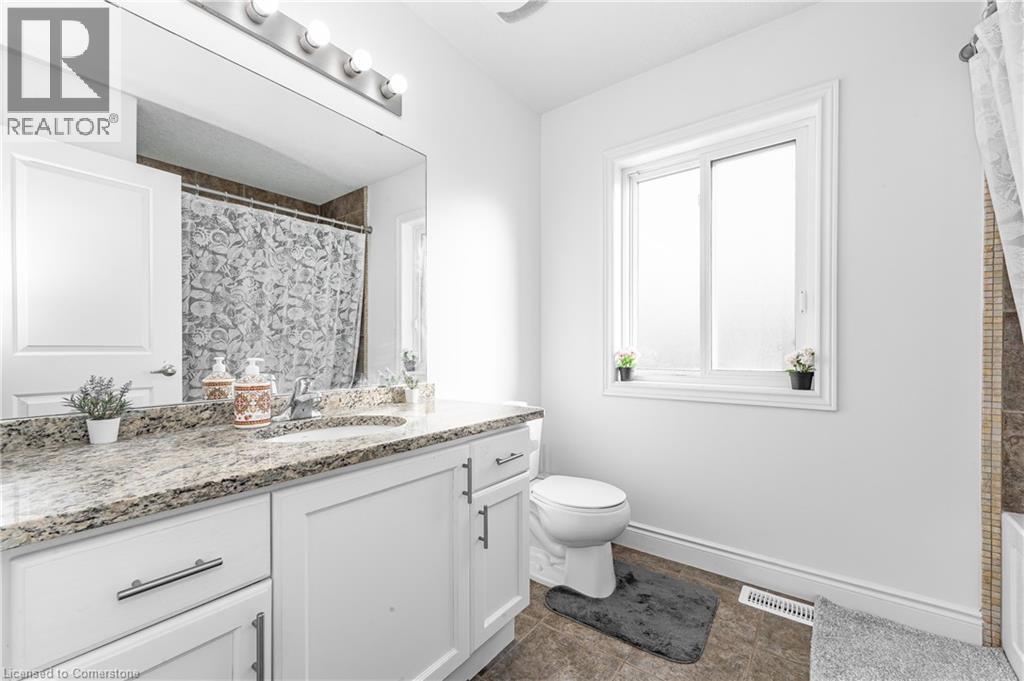 Photo 8 of 854 Springbank Avenue N, Woodstock ON