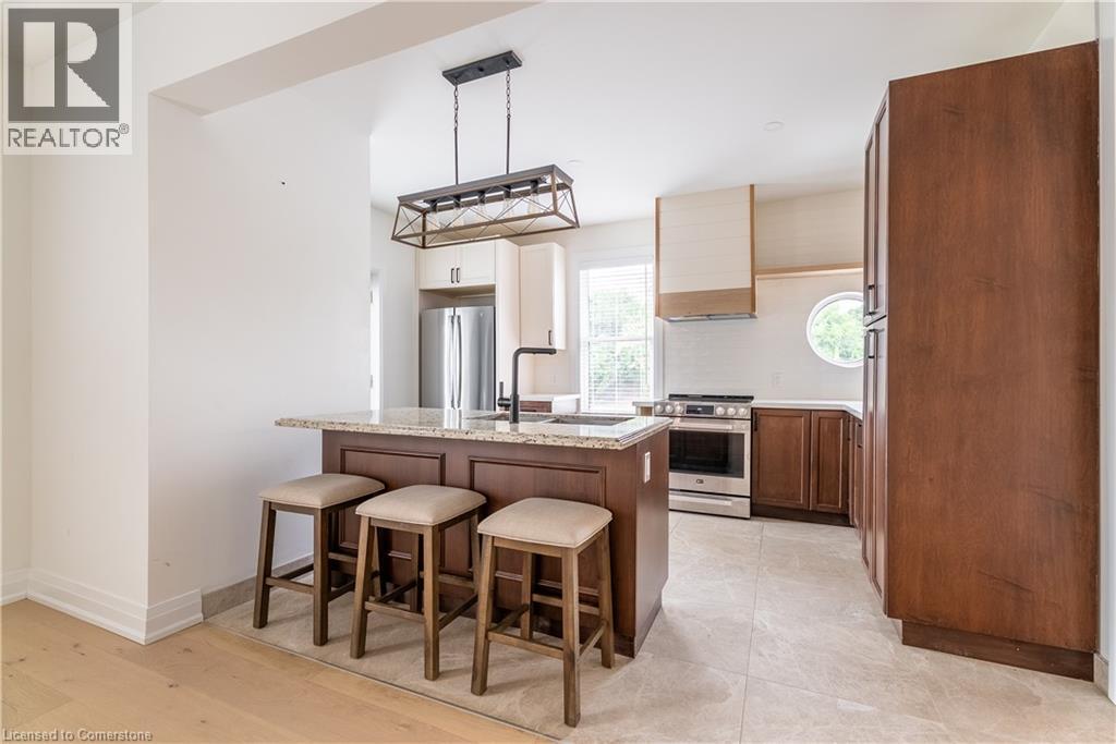 Photo 17 of 37 B Victoria Avenue, Cambridge ON