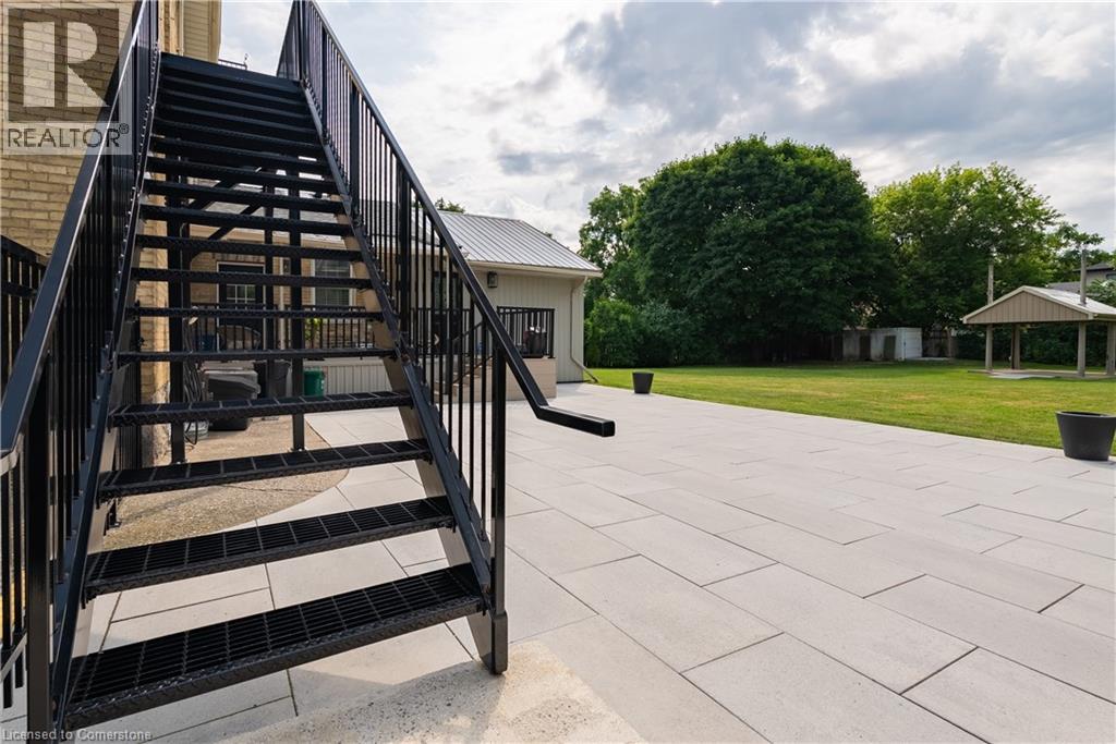 Photo 10 of 37 B Victoria Avenue, Cambridge ON