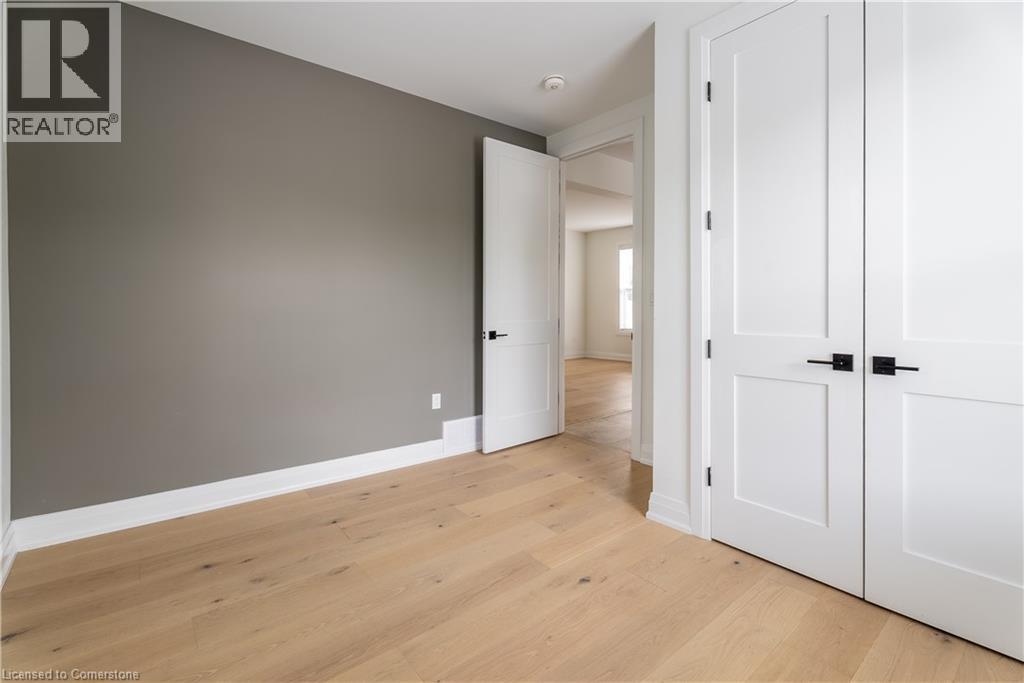 Photo 15 of 37 B Victoria Avenue, Cambridge ON