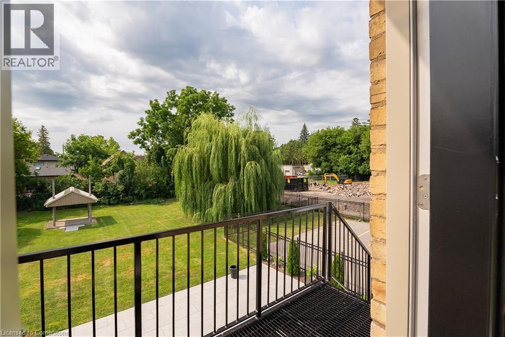 Photo 14 of 37 B Victoria Avenue, Cambridge ON