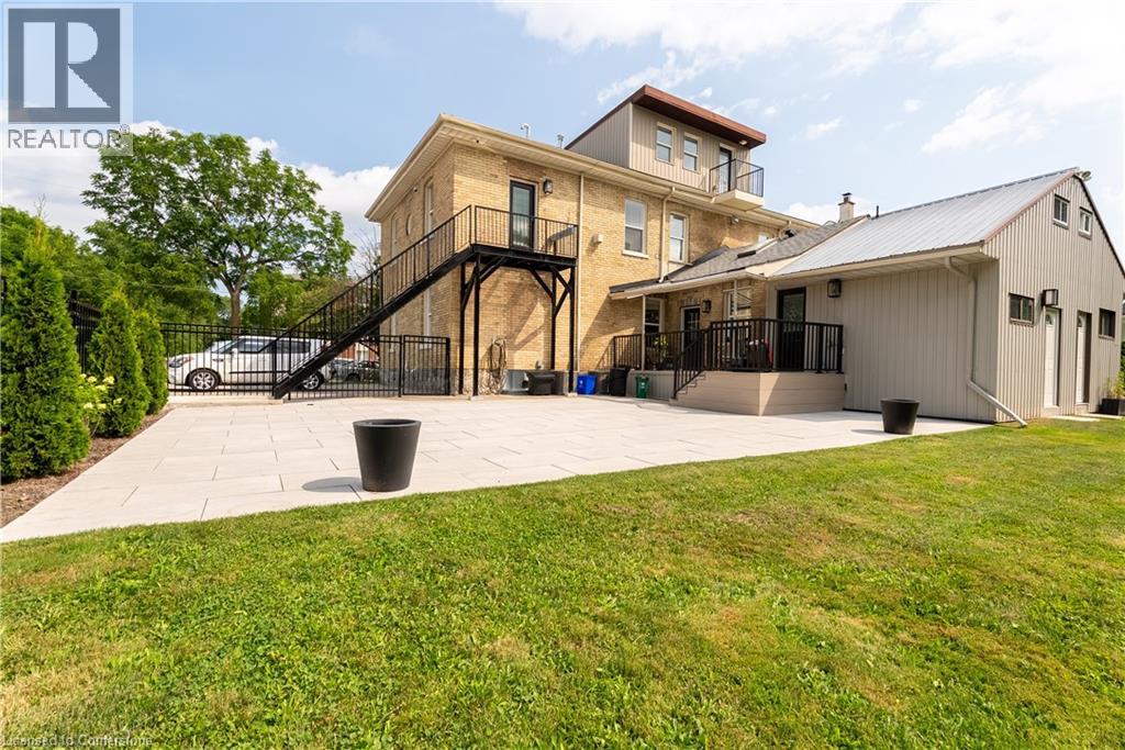 Photo 24 of 37 B Victoria Avenue, Cambridge ON
