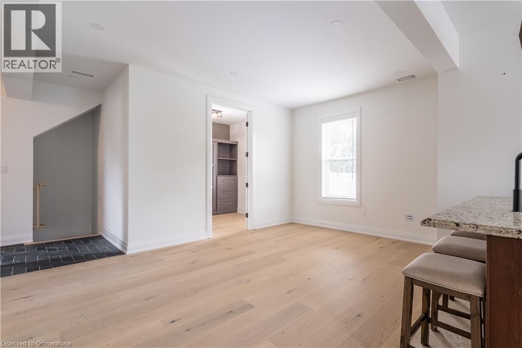 Photo 19 of 37 B Victoria Avenue, Cambridge ON