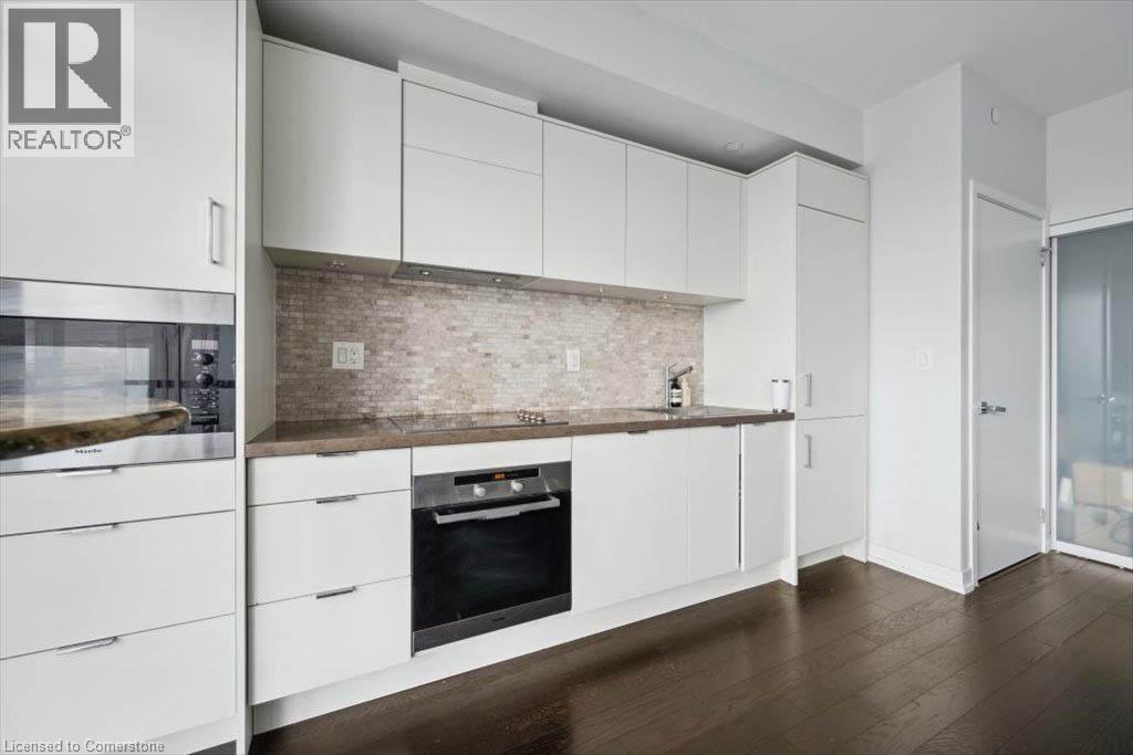 Photo 8 of 21 Widmer Street Unit 4005, Toronto ON