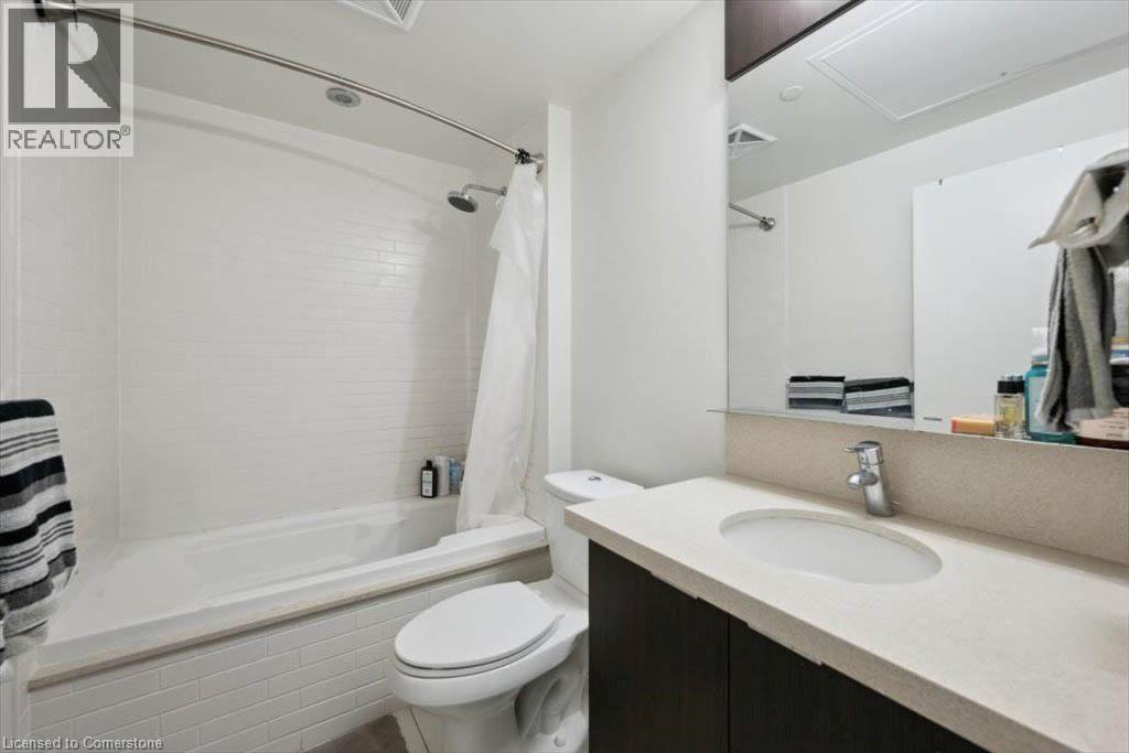 Photo 10 of 21 Widmer Street Unit 4005, Toronto ON