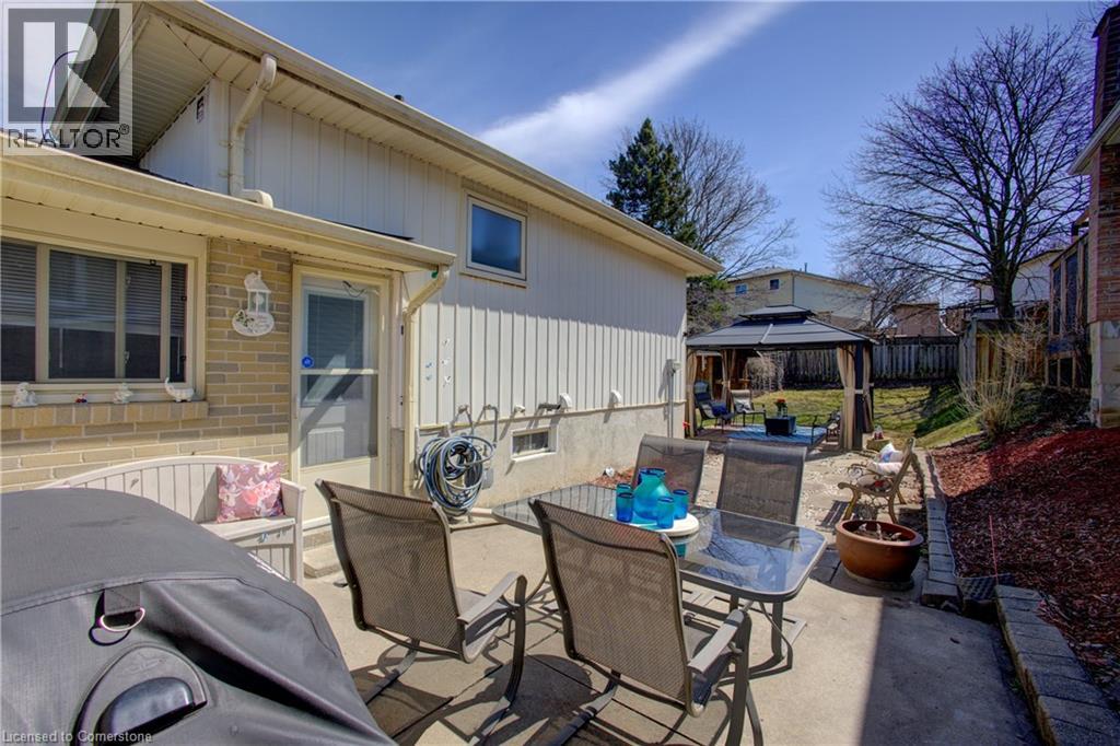 Photo 12 of 173 Hazelglen Drive, Kitchener ON