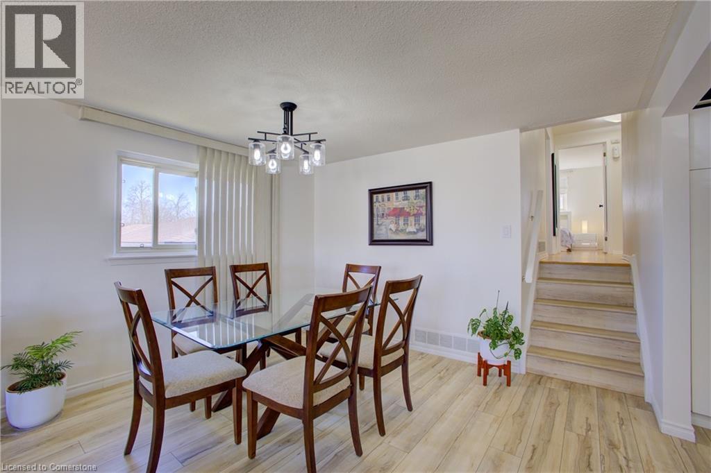 Photo 4 of 173 Hazelglen Drive, Kitchener ON