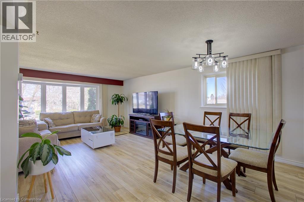 Photo 16 of 173 Hazelglen Drive, Kitchener ON