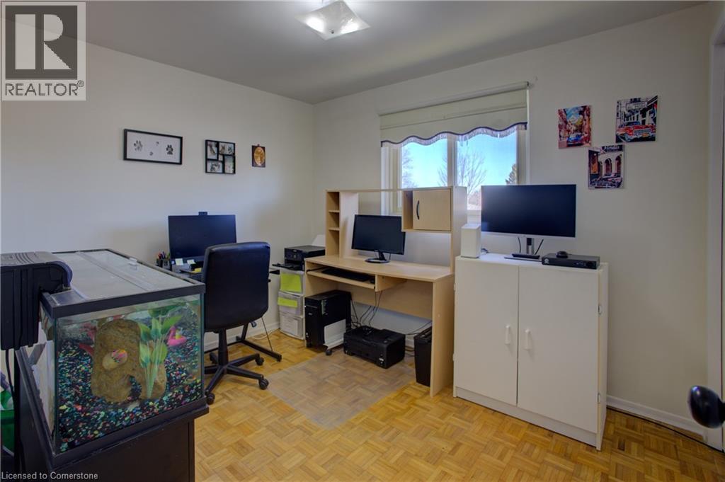 Photo 27 of 173 Hazelglen Drive, Kitchener ON