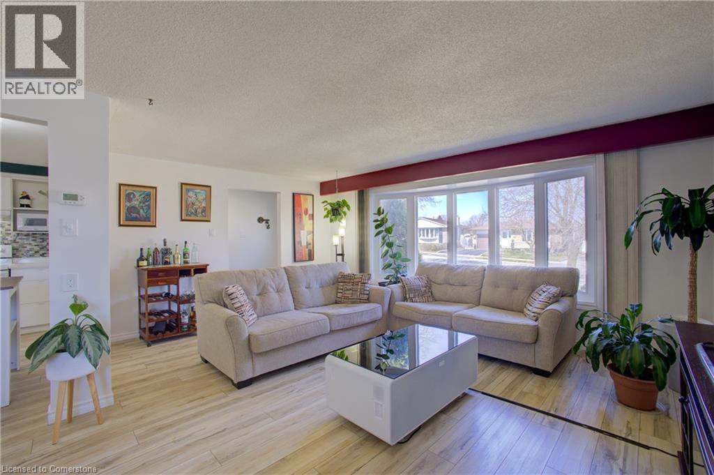 Photo 9 of 173 Hazelglen Drive, Kitchener ON