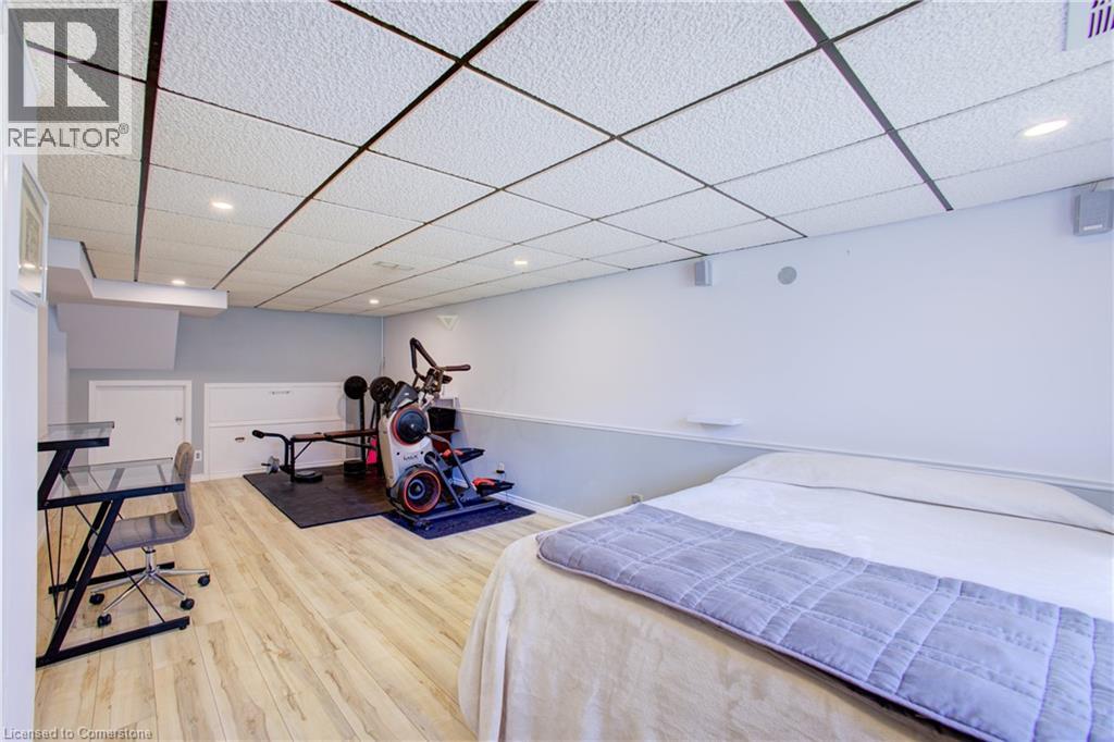 Photo 15 of 173 Hazelglen Drive, Kitchener ON