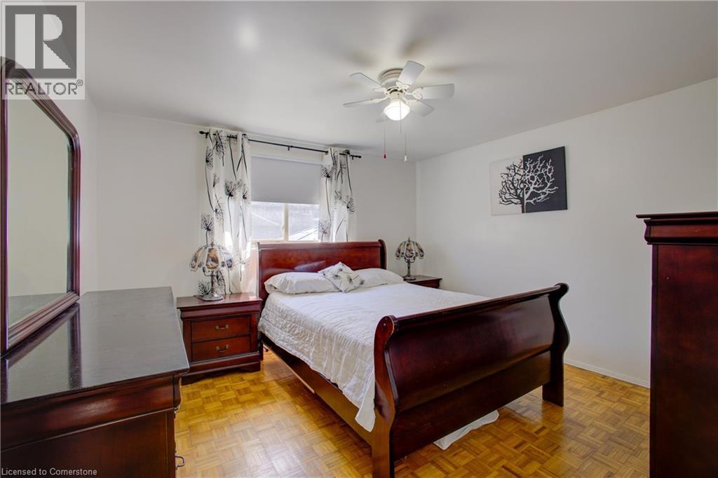 Photo 7 of 173 Hazelglen Drive, Kitchener ON