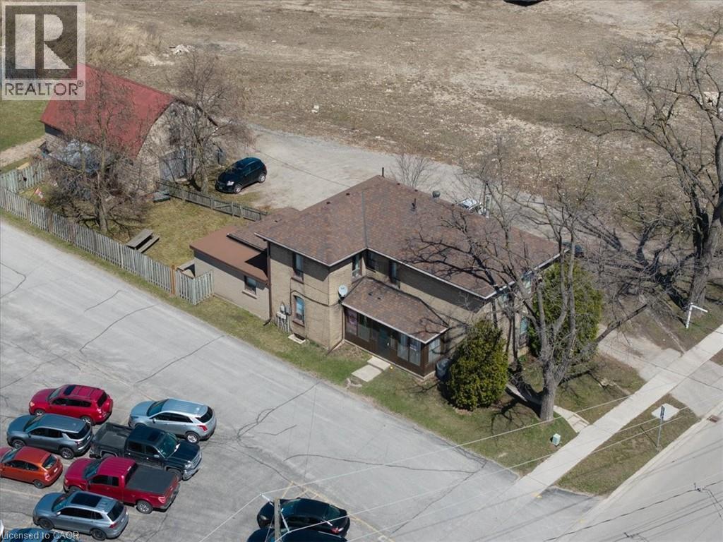 Photo 11 of 135 Sherwood Drive, Brantford ON