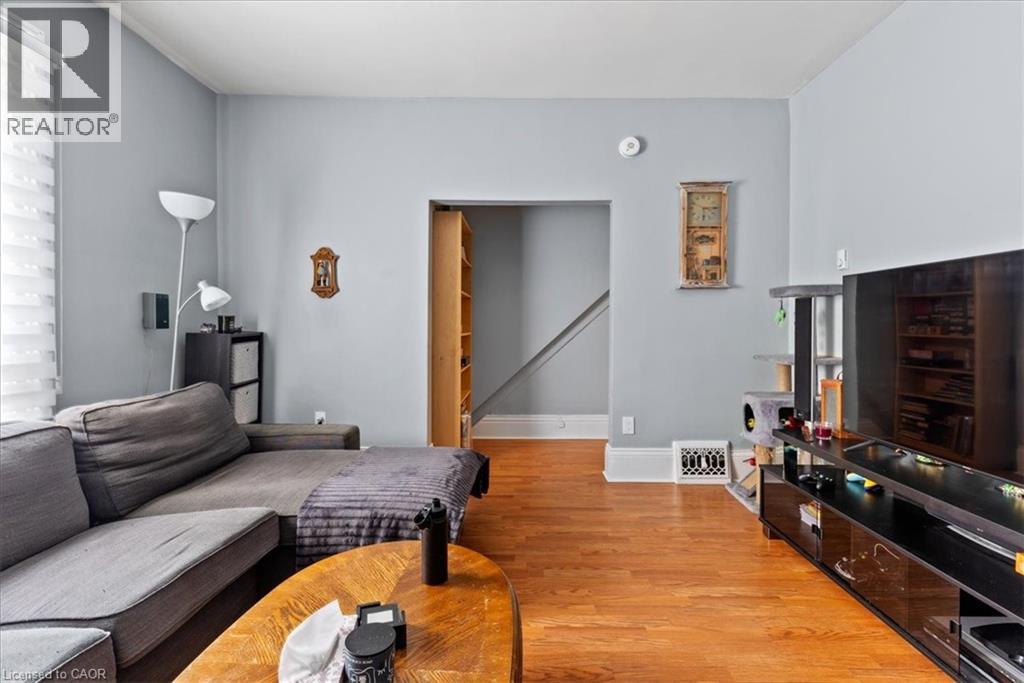 Photo 26 of 135 Sherwood Drive, Brantford ON