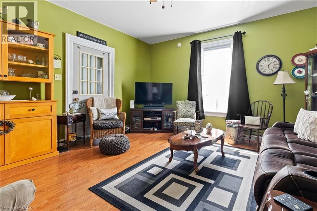 Photo 39 of 135 Sherwood Drive, Brantford ON