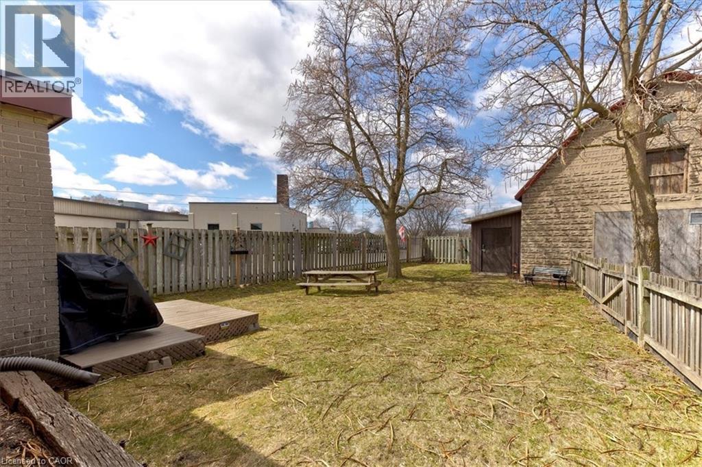 Photo 27 of 135 Sherwood Drive, Brantford ON