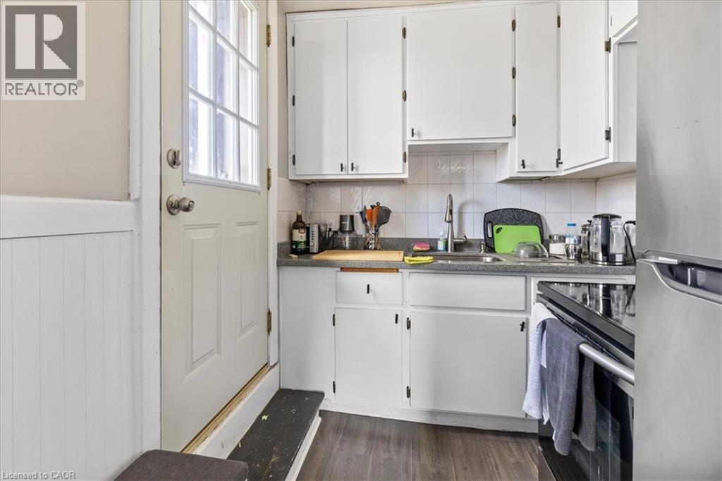 Photo 37 of 135 Sherwood Drive, Brantford ON