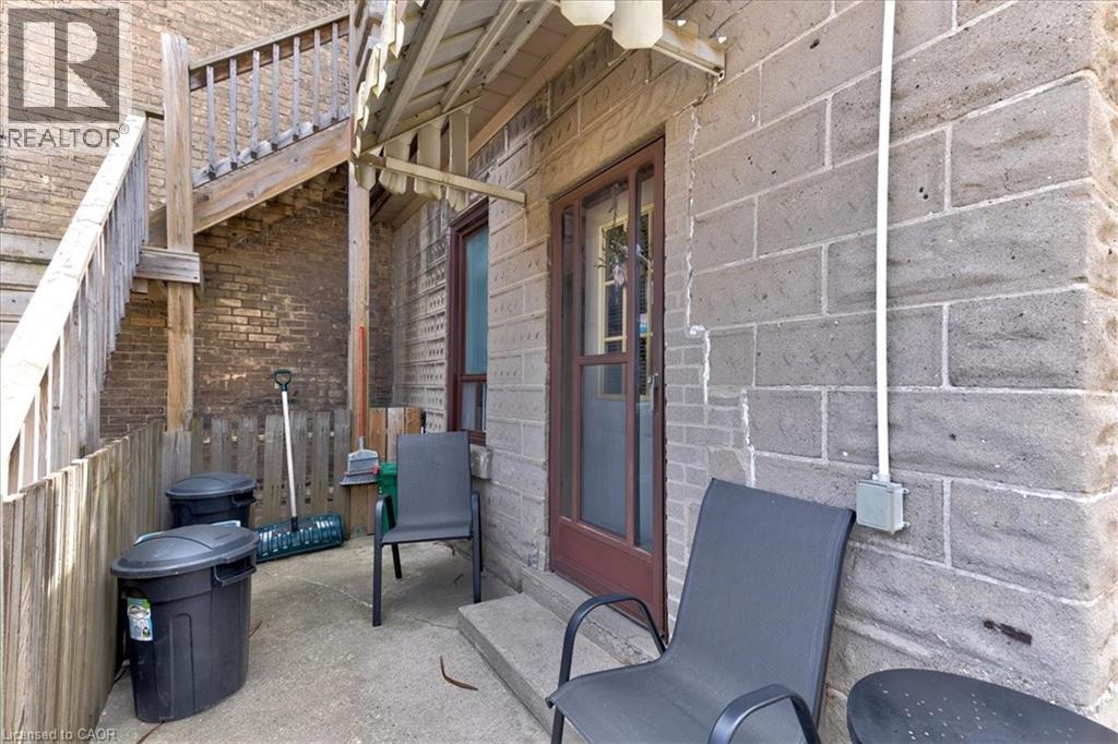 Photo 33 of 135 Sherwood Drive, Brantford ON