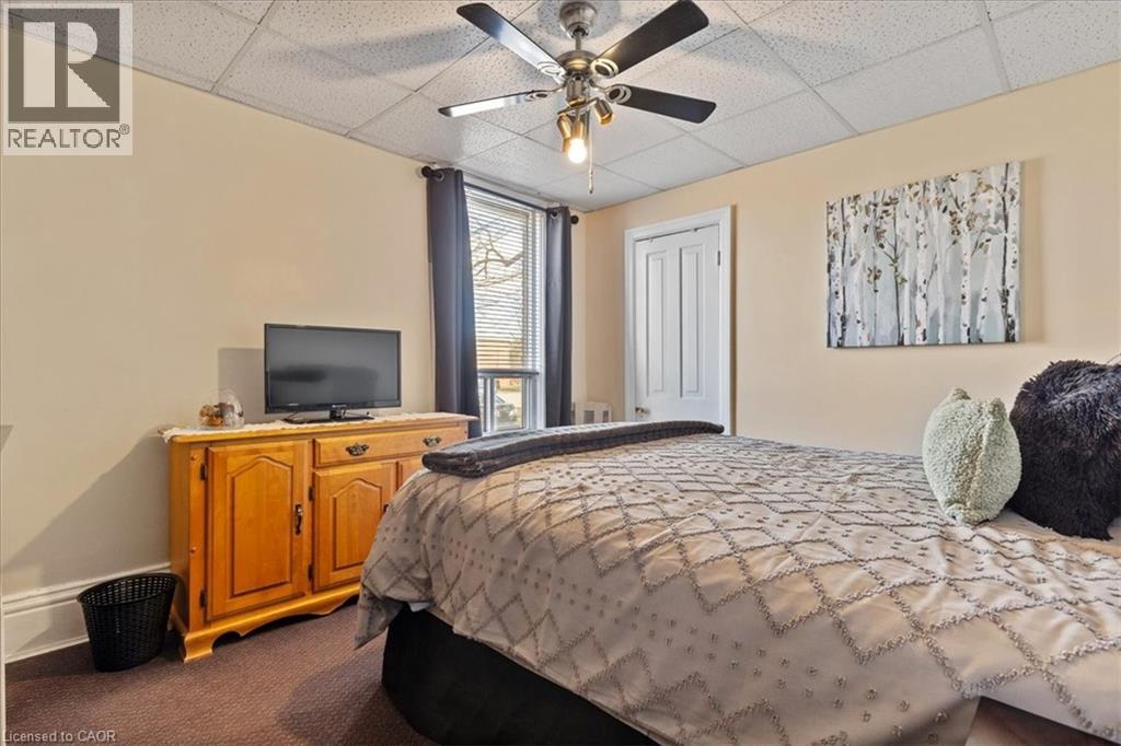 Photo 17 of 135 Sherwood Drive, Brantford ON