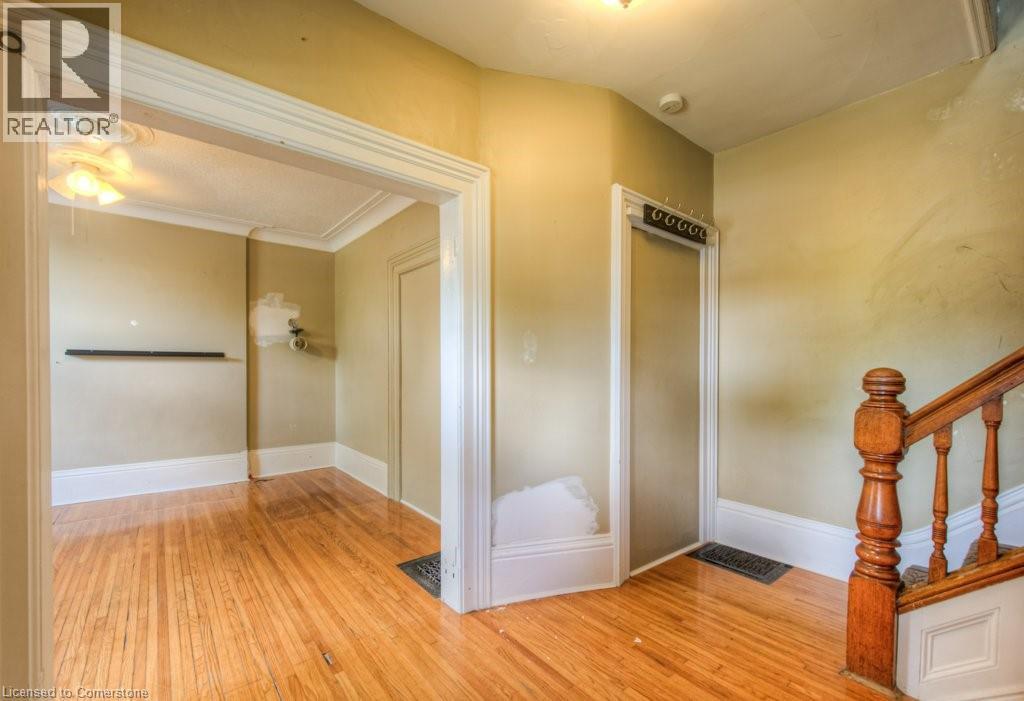 Photo 22 of 13 Sarah Street, Brantford ON