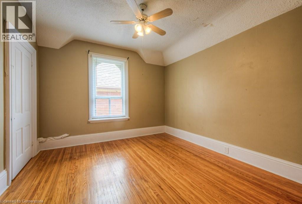 Photo 32 of 13 Sarah Street, Brantford ON