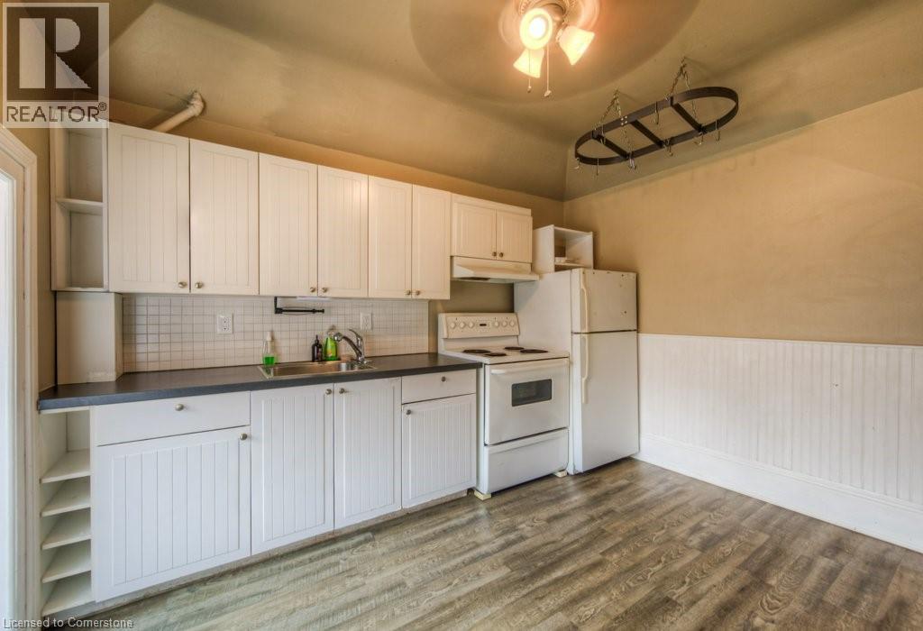 Photo 41 of 13 Sarah Street, Brantford ON