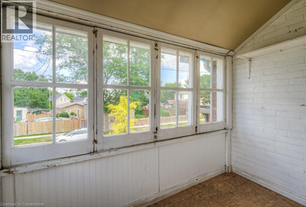 Photo 21 of 13 Sarah Street, Brantford ON