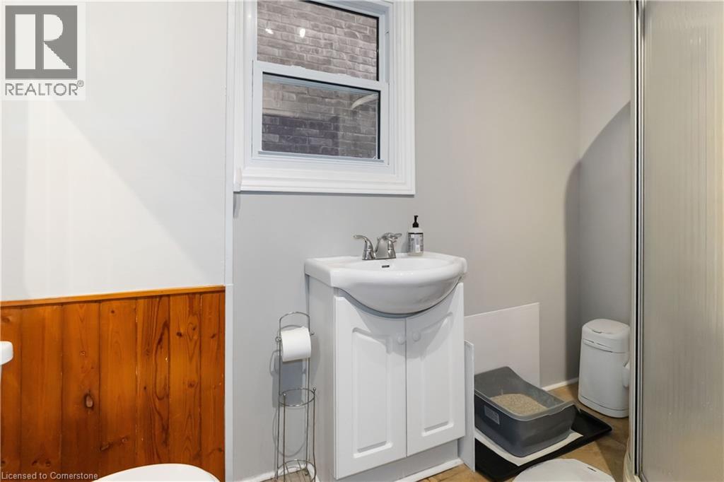 Photo 31 of 13 Sarah Street, Brantford ON