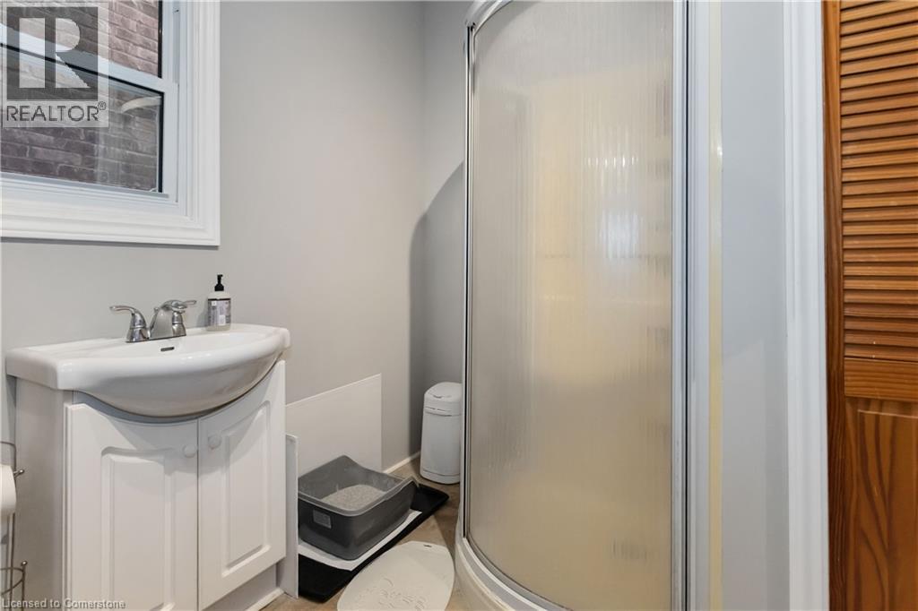 Photo 9 of 13 Sarah Street, Brantford ON