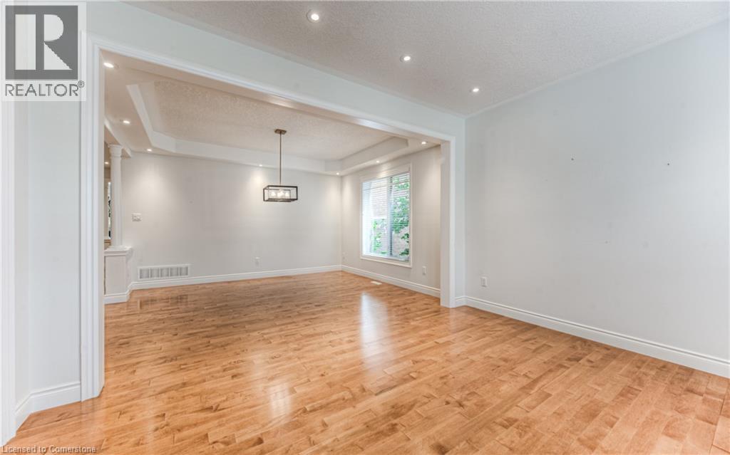 Photo 20 of 93 Tremaine Drive, Kitchener ON