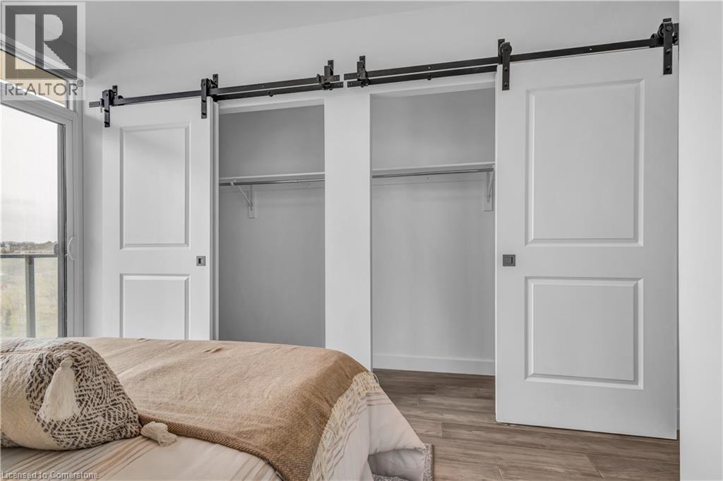 Photo 4 of 15 Glebe Street Unit 1414, Cambridge ON